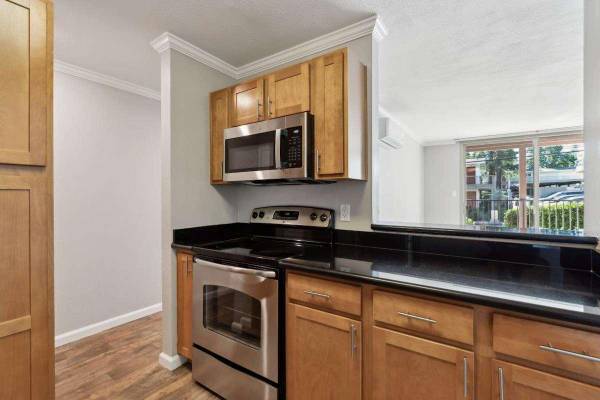 $3,398 / 2br - 974ft2 - Onsite Bark Park, Dishwasher, Fitness Center, Wood-Style Flooring (walnut creek)63847326545027121