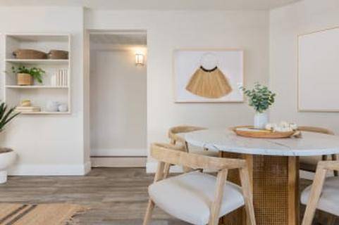 $1,300 / 1br - 731ft2 - Stunning 1 BR/1 BA with Wood Burning Fireplace, Don't Miss!64024999387266120