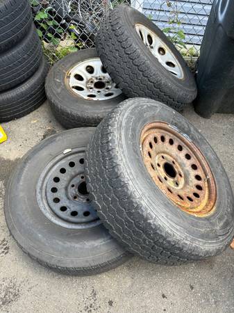 Chevy GMC Cadillac OEM 6 Lug Full Size Spare Wheels Bolt Pattern 6x139 1