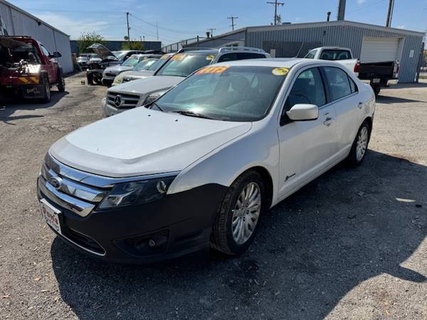 2012 Ford Fusion Hybrid - $3,995 (Champaign)63625032839043120