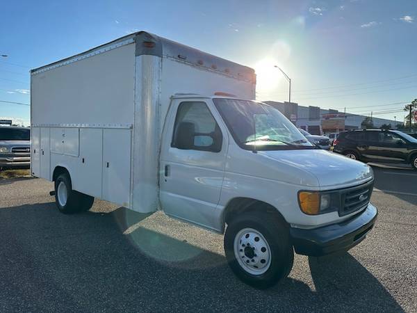 2003 FORD E450 V8 7.3 LITER DIESEL UTILITY BOX TRUCK 137K MILES - $14,900 (40081 US HWY 19 N TARPON SPRINGS, FL 34689)63443681558659124