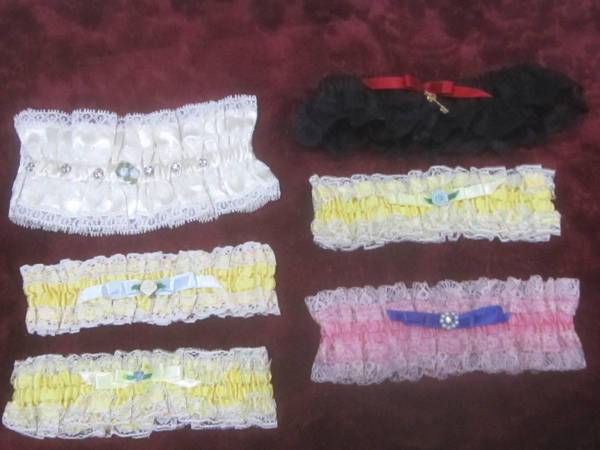 Six hand-crafted garters 1