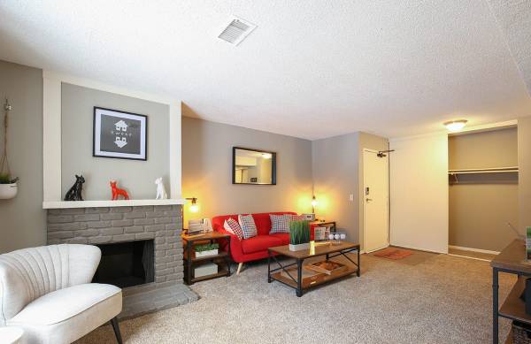 $1,190 / 600ft2 - Additional Storage, On-site Maintenance, Cable/Satellite (14030 Chestnut Dr, Eden Prairie, MN)63868704771075121