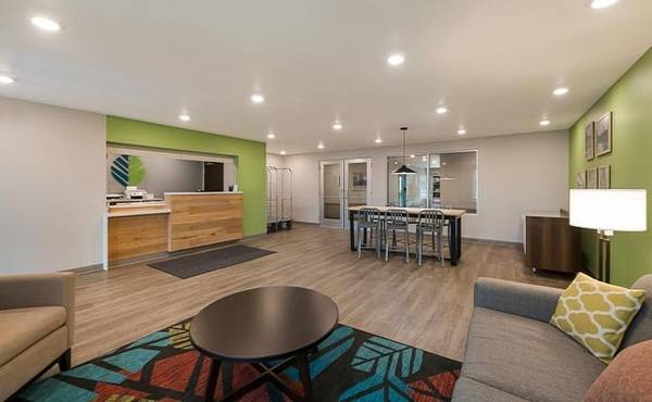 Parking Available, Interior Corridors, 100% Smoke Free Hotel 1