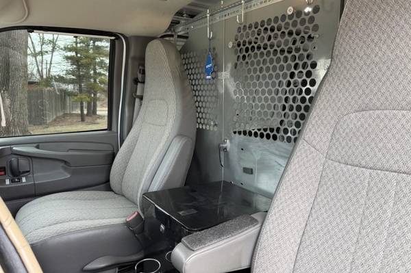 2014 Chevrolet Express 2500 - Photo 10