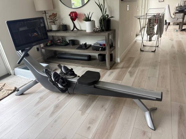 Hydrow row machine 1