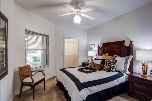 $1,949 / 2br - 2 BEDROOM 2 BATH APARTMENT AVAILABLE!! (5333 SW 75th Street, Gainesville, FL.)63823034618883121