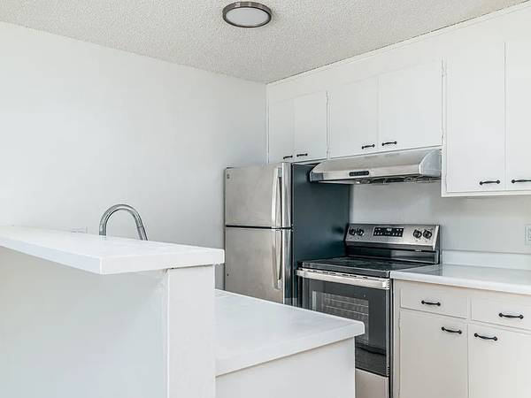 $1,890 / 2br - 689ft2 - 1BR in NOPA – Hardwood Floors, Gated Entry, Courtyard (San Francisco)63799516827905123