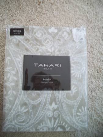 TABLECLOTH - NEW 60 x 102" 1
