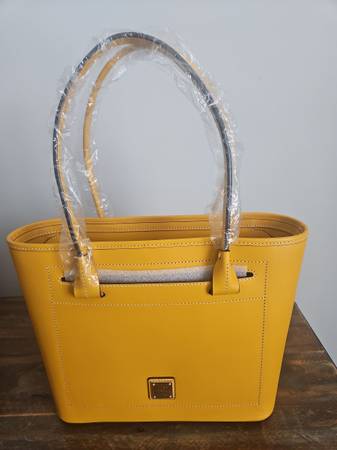 Dooney & Bourke Purse 1