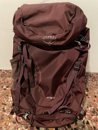 Mochila Osprey Kyte 38 casi nueva, talla S, usada una vez, ligera - $120 (Lower Pac Hts)63436191450881122