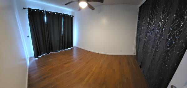 $1350.00 / 1br - Ventura “ROOM” with balcony for rent in a 3 bed/1.5 bath townhome/ Ava63800711748099120