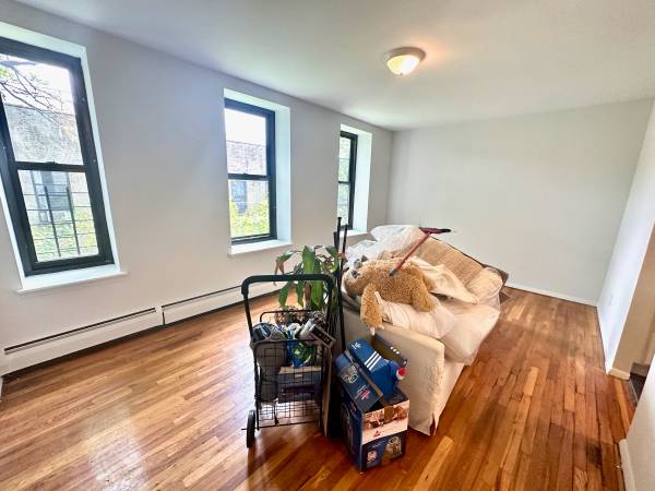 $2,795 / 1br - Amplio departamento de 1 habitación al otro lado de la calle de Prospect Park. A pasos del tren Q (Prospect Park South/ProspectPark)63661255811843121