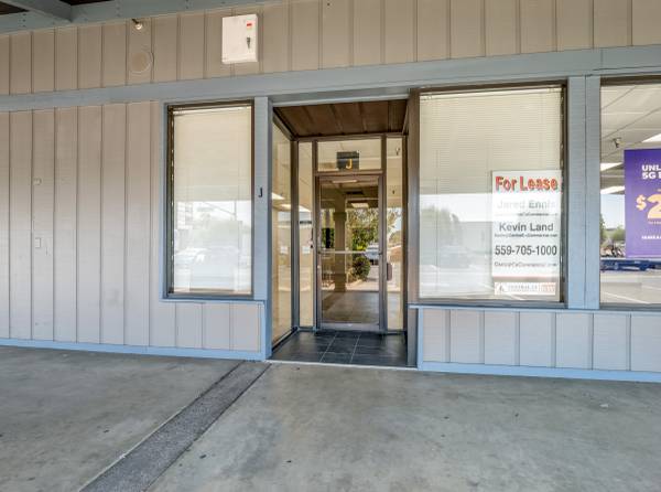 $1,500 / 1000ft2 - Park Village West Shopping Center: Newly Remodeled & Move-In Ready (Dinuba, CA)63809864507393124