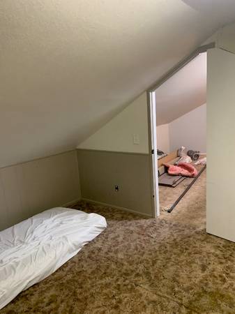 $510.00 / 6br - 2050ft2 - Shared  and private rooms right next to the park.64037556406273122