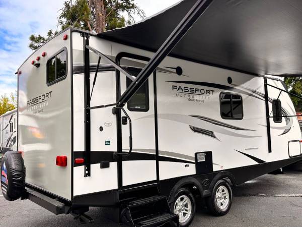 Remolque de viaje Keystone RV Passport 2200RBWE 2018 - $16,995 (Steve & Sons Auto Sales LLC)63617215581315123