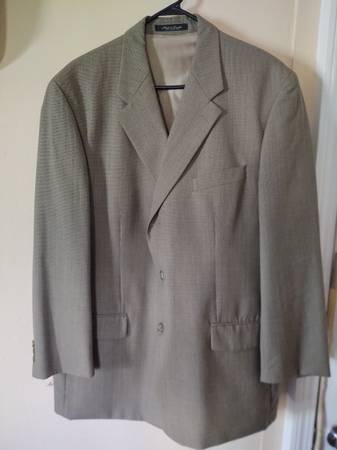 Milton three piece wool suit. like new 1