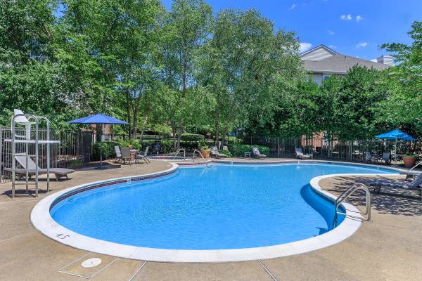 $2,250 / 2br - 1081ft2 - 2 BD, In Alexandria, Reserved Parking (5901 Coverdale Way, Alexandria, VA)64040027212162121