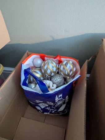 Holiday Christmas Tree Set - Stand & Decorations 1