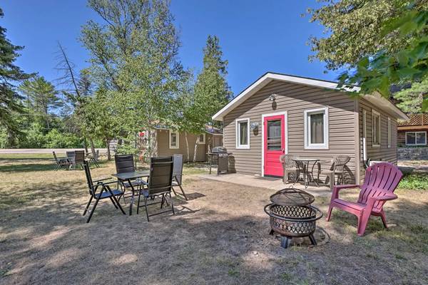 $900 / 1br - COTTAGE ON THE BAY FOR RENT- CEDARWOOD COTTAGE (SUTTONS BAY)64037723520129121
