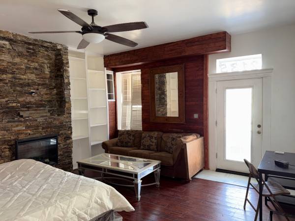 $1,000 / 4br - 0250ft2 - Cozy Furnished Bedroom, Historic Home – All Utilities + WiFI Included (Cincinnati)63974469709571120