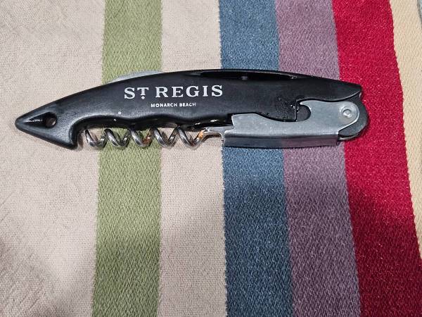 Saint Regis Corkscrew Wine and Bottle Opener with Knife 1
