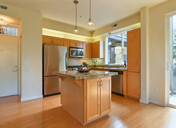 $799.00 / 1br - 780ft2 - Cozy 1 Bed/1 Bath Condo in Eugene | Available 11/1 | $799/month63977275238019121