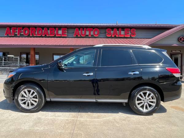 2014 NISSAN PATHFINDER SV 4X4, ¡1 dueño, súper limpia! 153.000 millas aproximadamente... - $6.995 (CAMBRIDGE)63470070054787123
