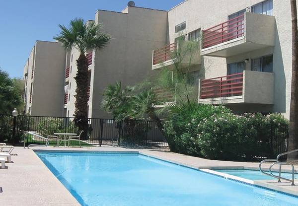 $1,095 / 1br - 1 MES GRATIS! ¡1 dormitorio asequible EN ALQUILER! // Agua, alcantarillado y basura incluidos (Phoenix)63623922595073122