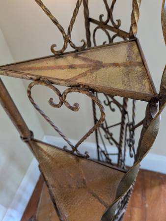 Lámpara de escalera Wrotiron - $600 (Anniston)63440290436739123