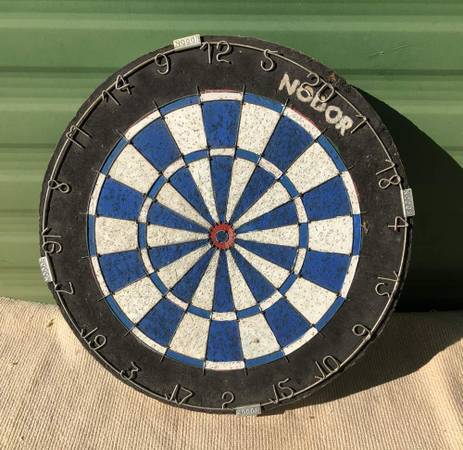 Vintage British Nodor Bristle 18” Dart Board 1