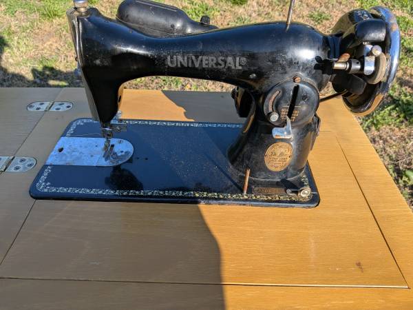Universal sewing machine 1