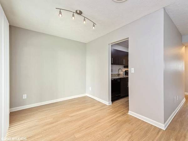 $1,189 / 2br - 860ft2 - Refrigerator, Community Room, Courtyard (1344 Carriage Hill Ln, Hamilton, OH)63974332465666120