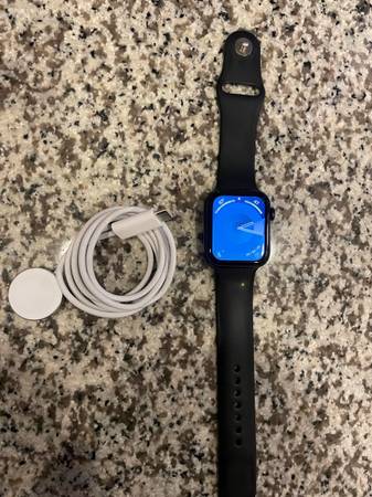 Apple Watch Series SE 44mm 2nd Generation Black With Sport Band and Charge - 100 1