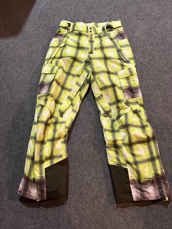 Snow pantas & 2 ski jackets 1