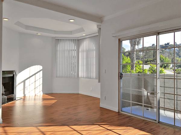 $3,145 / 2br - 2 Bedroom Sherman Oaks, New Remodel, High Ceiling, W&D In-Unit (Sherman Oaks)63998006179970122