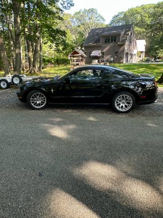 2012 FORD MUSTANG - $8.500 (Kittery)63469622043139121