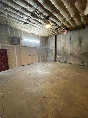 $900 / 500ft2 - Compact Storage Garage – 500 SF (Stony Point)64035736758530122