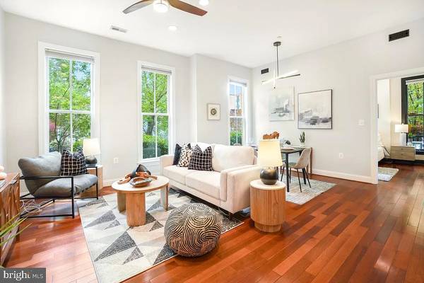 $2,390 / 1hab - 709ft2 - Impresionante casa en mansión histórica en el corazón de LeDroit Park. (Washington, DC)63822290577793120