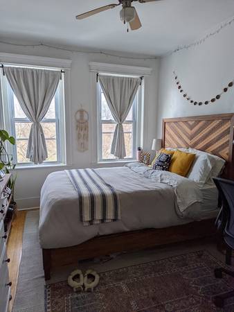 $2,400 / 1br - 600ft2 - Sunny South End 1 Bed For $2,400 AVAIL NOW (South End)63828264996483122