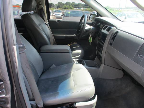 2004 Dodge Durango 4x4 ***3rd Row*** - $3,95063621944959617124