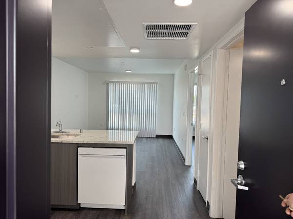 $2,099 / 2br - Apartamentos Vista Lane (San Ysidro)63657310295939122