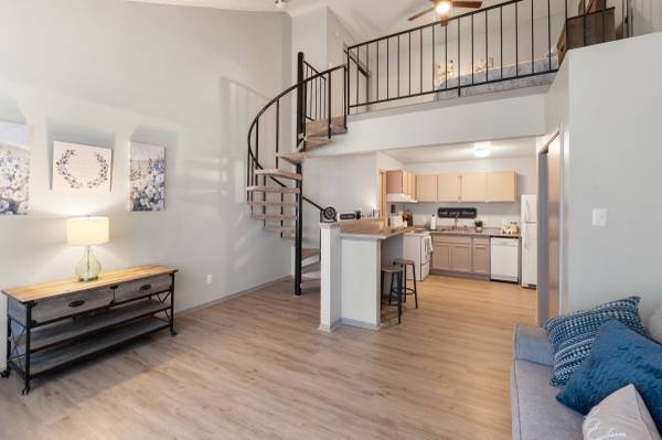 $679 / 1br - 576ft2 - Loft Apartment For Lease (Huntsville)63885008468225124