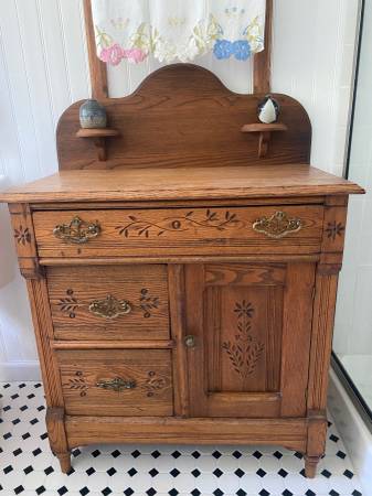 Antique Oak Wash Stand - With Towel bar 1