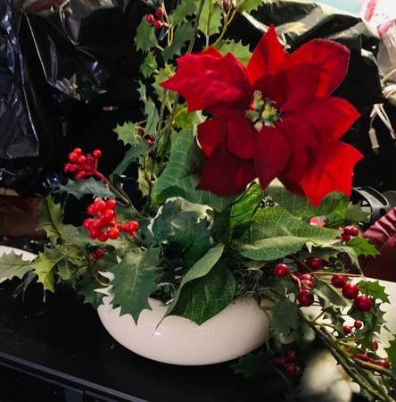 red holly and ivory poinsettia glass planter 1