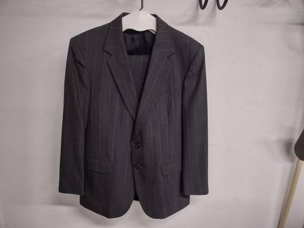 Men's Suit - Towncraft Size 46R - clothing & accessories