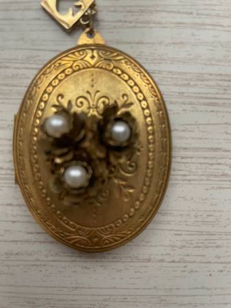 Vintage Signed Miriam Haskell Locket Necklace 1