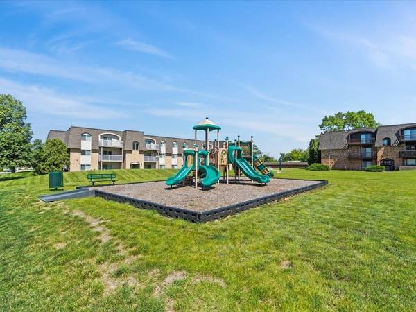 $935 / 2br - 960ft2 - Donde el confort se encuentra con la comunidad (470 Quail Ct SW, Cedar Rapids, IA)63679441294595121