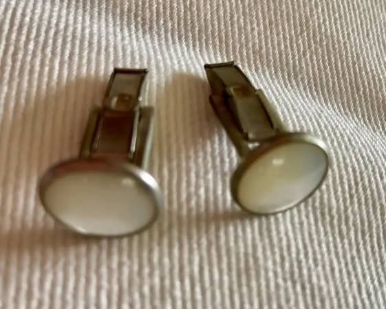 Antique/Vintage/MCM Mother of Pearl Cufflinks 1