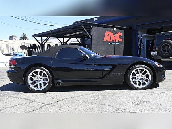 2003 DODGE VIPER con solo 18,000 millas - $58,880.00 (san bruno)63472950487937122